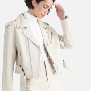 JUICY COUTURE EMBER FAUX LEATHER CROP MOTO JACKET. SIZE XS. WHITE.